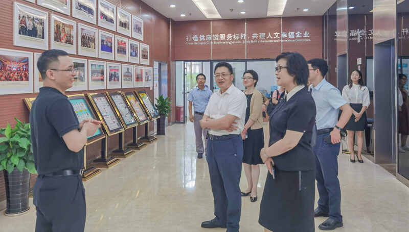 民建浙江省委会副主委徐育斐在赛尔集团调研