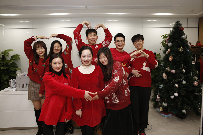 优景公司举办圣诞节交换礼物活动