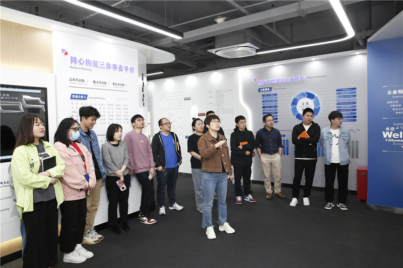 绿时组织员工参观赛尔企业文化展厅